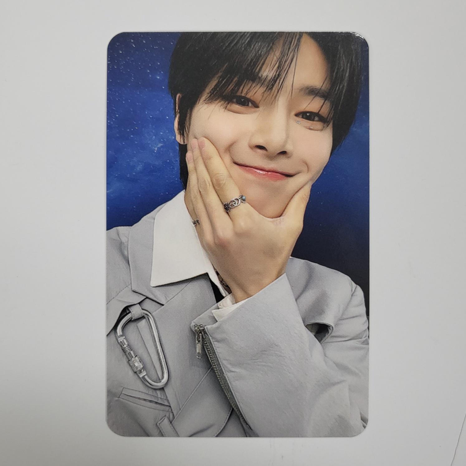 

Фотокарточка с мероприятия Stray Kids PILOT JYP SHOP I.N 2