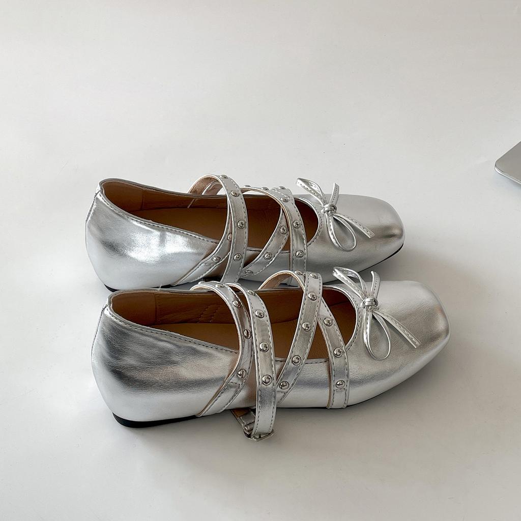 Scarpe singole da donna argentate stile retrò francese con punta leggera e rialzo interno, nuove per l'estate 2025, scarpe Mary Jane con punta quadrata per gonna