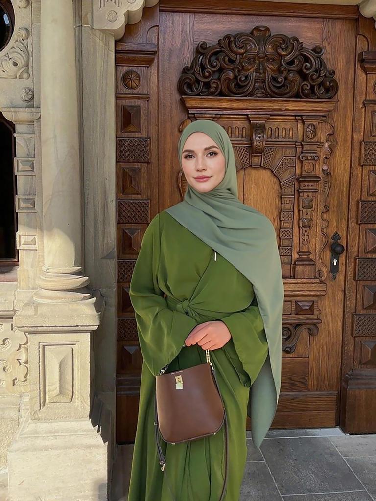 2025 Elegant Middle Eastern Muslim Women's Cardigan Robe for Spring and Autumn