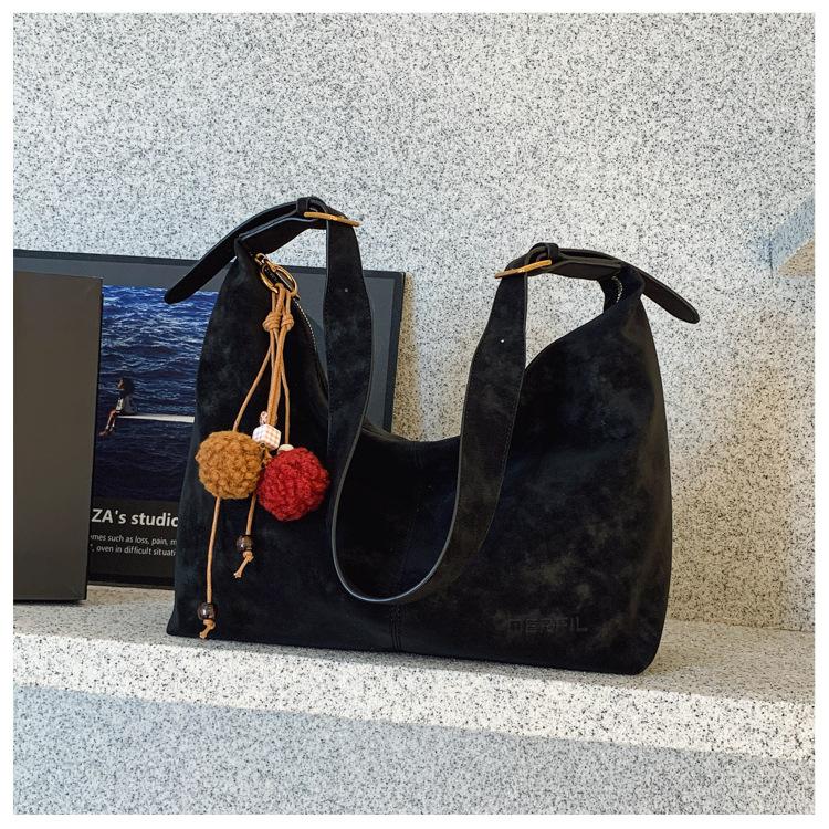 

Wholesale retro large-capacity underarm commuter bag women s 2025 new simple soft-sided tote bag versatile shoulder bag чёрный