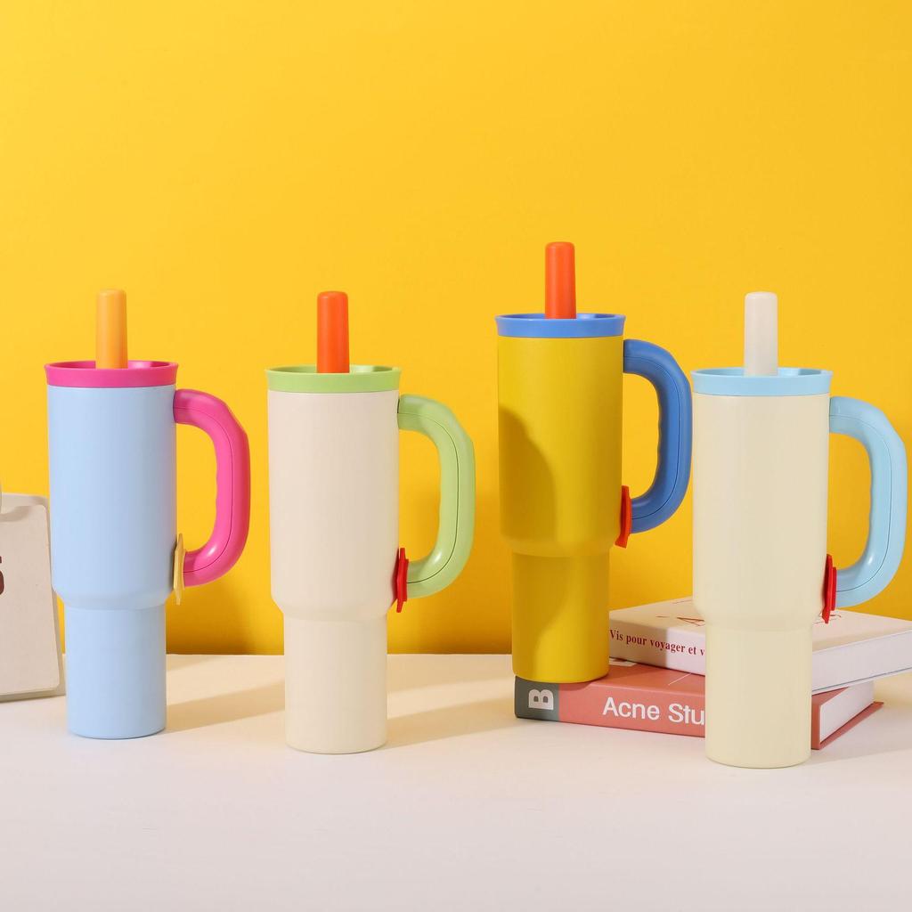 Large Capacity Fashion Straw Cup: 304 Stainless Steel Insulated Handle for Convenient Outdoor and Car Use