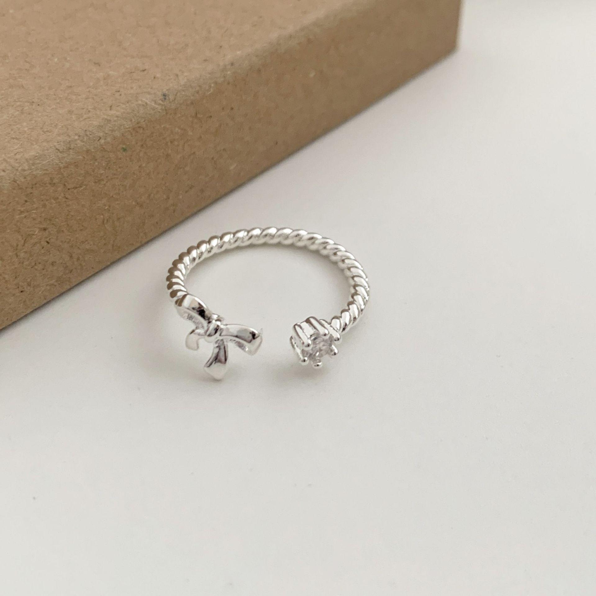 Elegant Sweet Bow Adjustable Ring for Women - Trendy and Versatile Open Adjustable