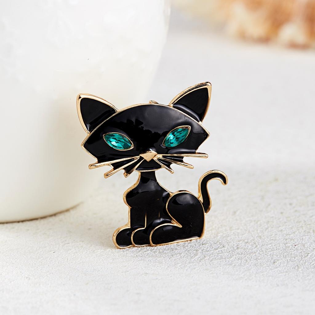 Cartoon Black Enamel Cat Brooches For Women Men Funny Vintage Green Eyes Cute Kitten Buckle Lapel Pins Animal Badge Jewelry Gift