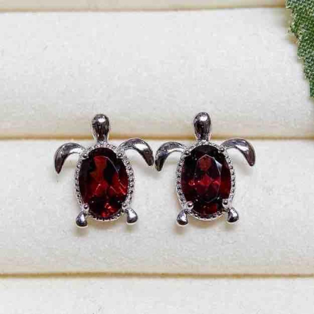 2025 Natural Garnet Crystal Stud Earrings in S925 Silver - Women s Versatile Earring Pendants 925 Silver