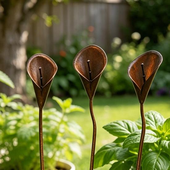 3 Pcs Rustic Metal Calla Lily Garden Stake Vintage Flower Outdoor Yard Art for Patio Lawn Garden Backyard Planter Pots Flower Beds Decor