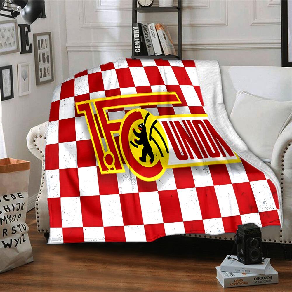 Fußball-Verbands-Emblem Flanelldecke, Weiches Polyester, Modernes Design, Ganzjahresnutzung für Camping, Reisen, Geschenke für Feiertage oder Geburtstage