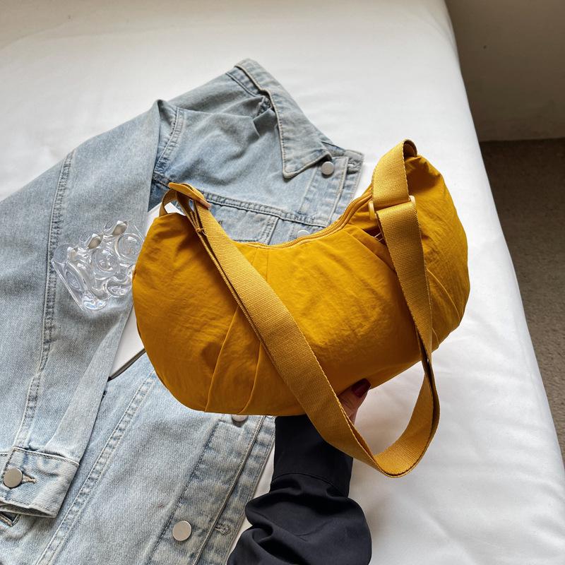 2025 Pleated Lightweight Dumpling Bag: Versatile, Solid Color Shoulder/Crossbody with High-End Style