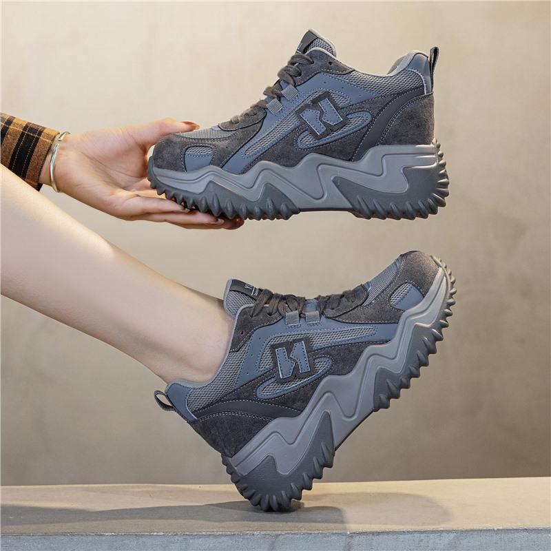 Women's shoes are comfortable and not tired. Women's spring and autumn new versatile platform muffin shoes casual shoes
