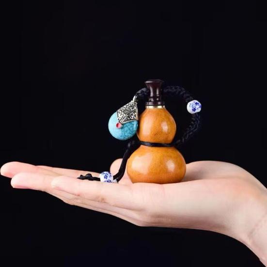 Mini Natural Gourd Water Bottle with Braided Rope Charm Leakproof Portable Gourd Drinking Bottle Vintage Gourd Hanging Decoration Ornament