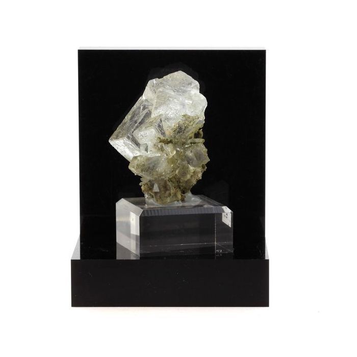 Fluorite + Quartz 714.3 carats