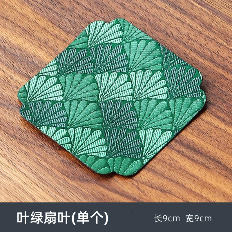 

Ткань с узором Облачный парчовый Подставки под чашки Термостойкий коврик под чайник Японская вышивка Аксессуары для чайной церемонии Настольная подставка под чашку 9x9cm 1pc