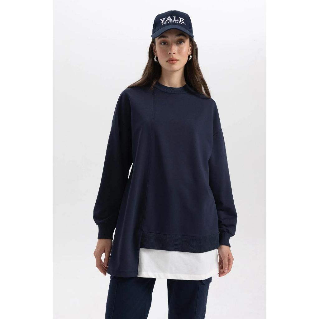 Bluza-tunika z okrągłym dekoltem i regularnym krojem