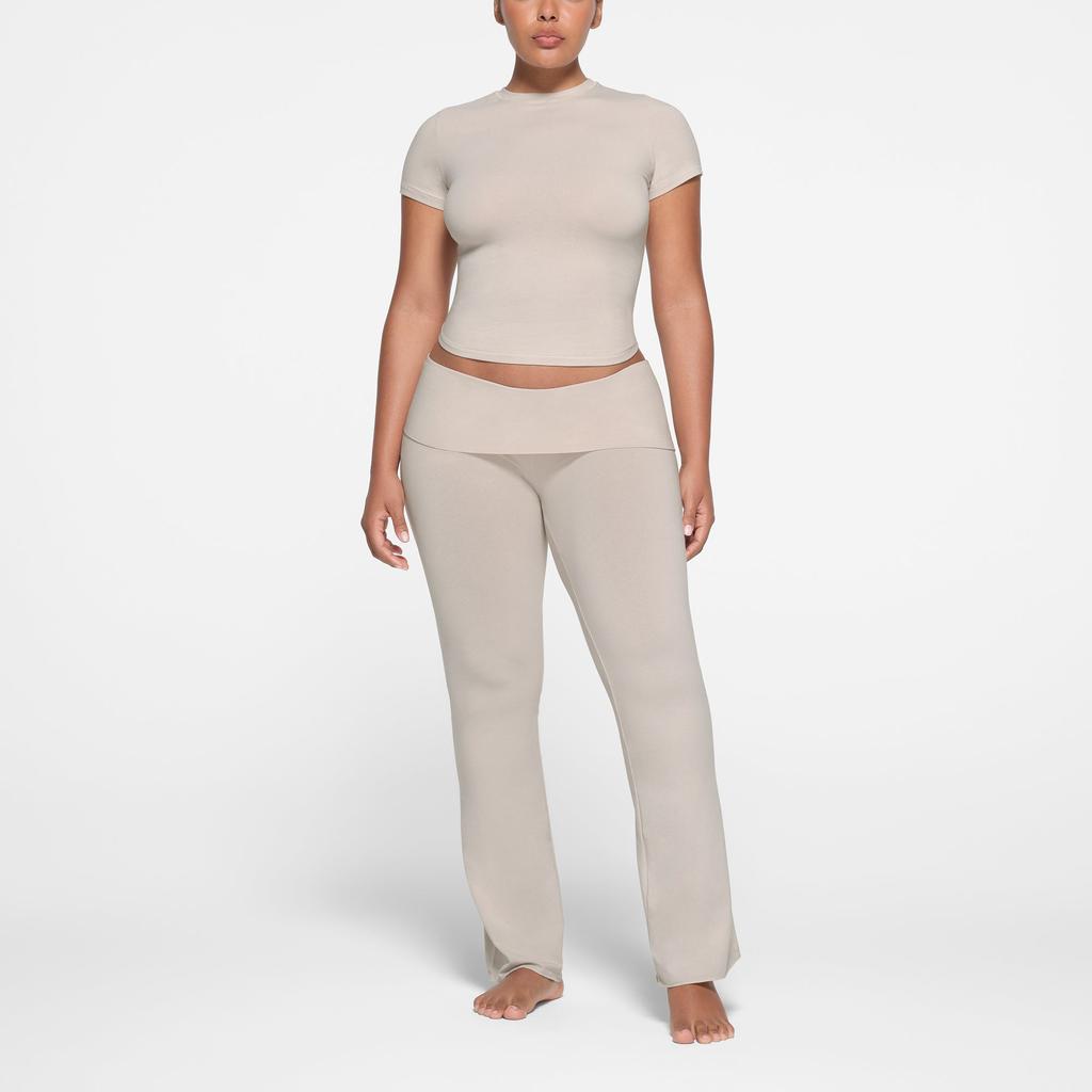 SKIMS Cotton Jersey T-Shirt Comfortable Cool Round Neck Pullover Short Sleeve Women Tops Stone AP-TSH-0638-STO