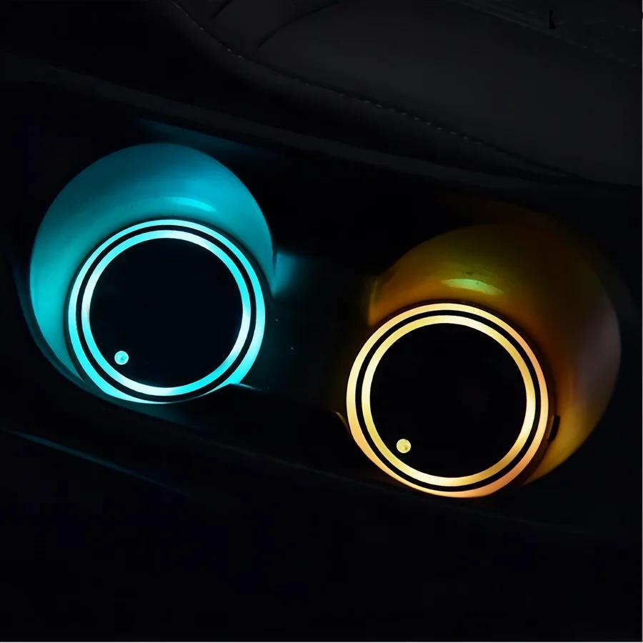 

2 шт. 7 цветов светодиодные подстаканники для автомобиля, перезаряжаемые, декоративная атмосферная лампа для салона, датчик света, универсальные подставки-подкладки для автомобиля