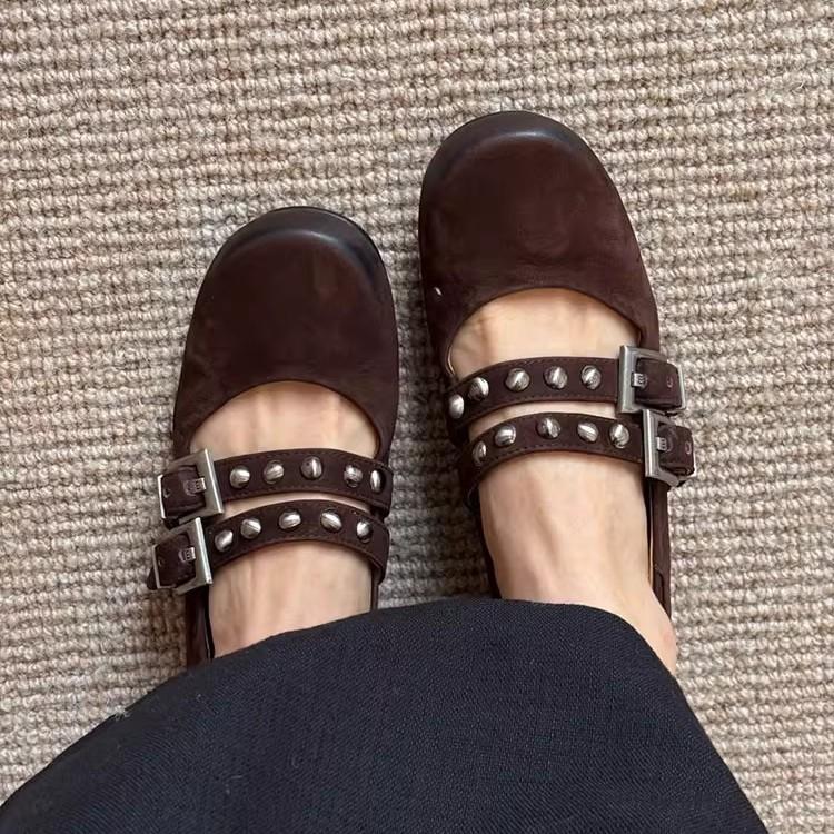 

Sheepskin version~ Stylish and simple rivet double-breasted shallow mouth single shoes women s retro leather round head flat Mary Jane shoes 40 белый