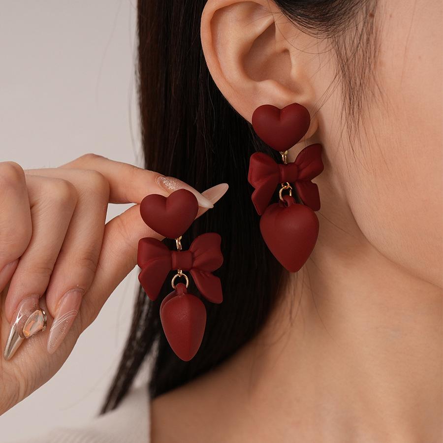 Retro Ankola Red Heart Flower Geometric Silver Needle Earrings - Simple, High-End Autumn/Winter Accessory for Women