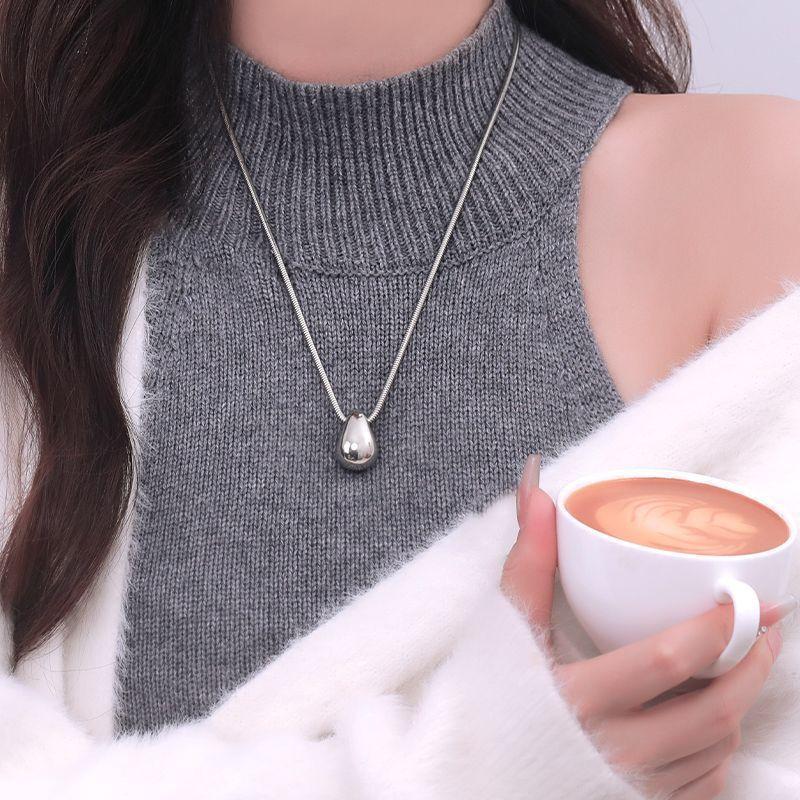 

Women s Autumn and Winter Casual Versatile Minimalist Style Water Droplet Pendant Necklace short style