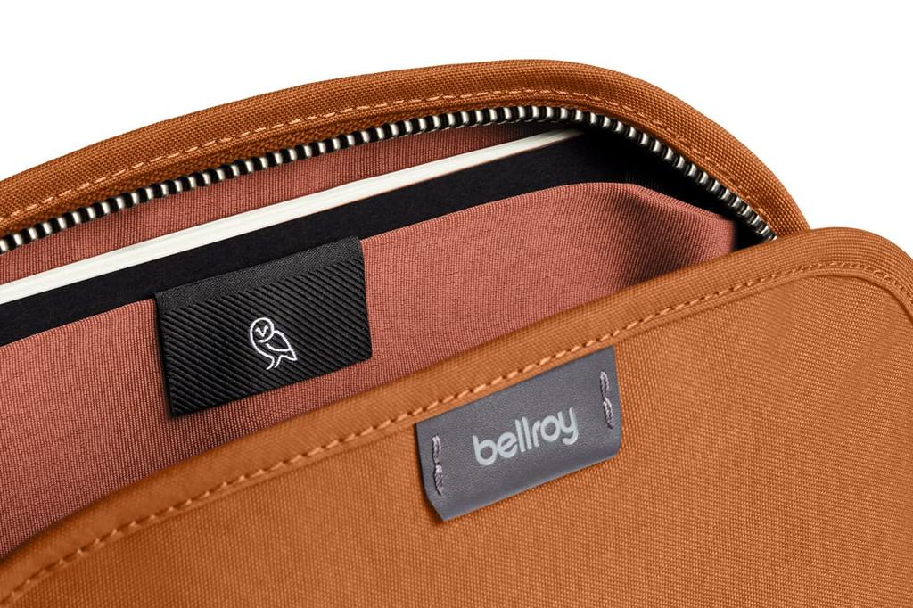 Bellroy Classic Everyday Leather and Woven Fabric Small Bronze Pouch, Kit, (Pens, Cables, Cosmetics, Items) -