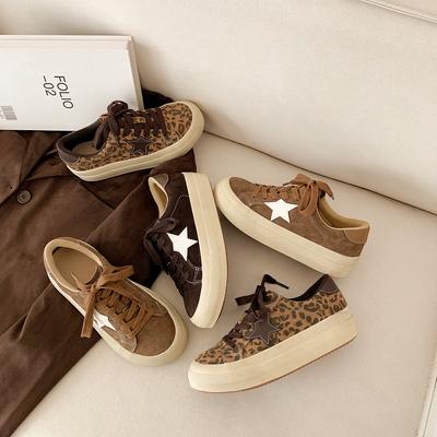 Scarpe in pelle sporche punta rotonda zeppa alta scarpe pane stile casual versatile scarpe da ginnastica con stelle scarpe da donna con stelle