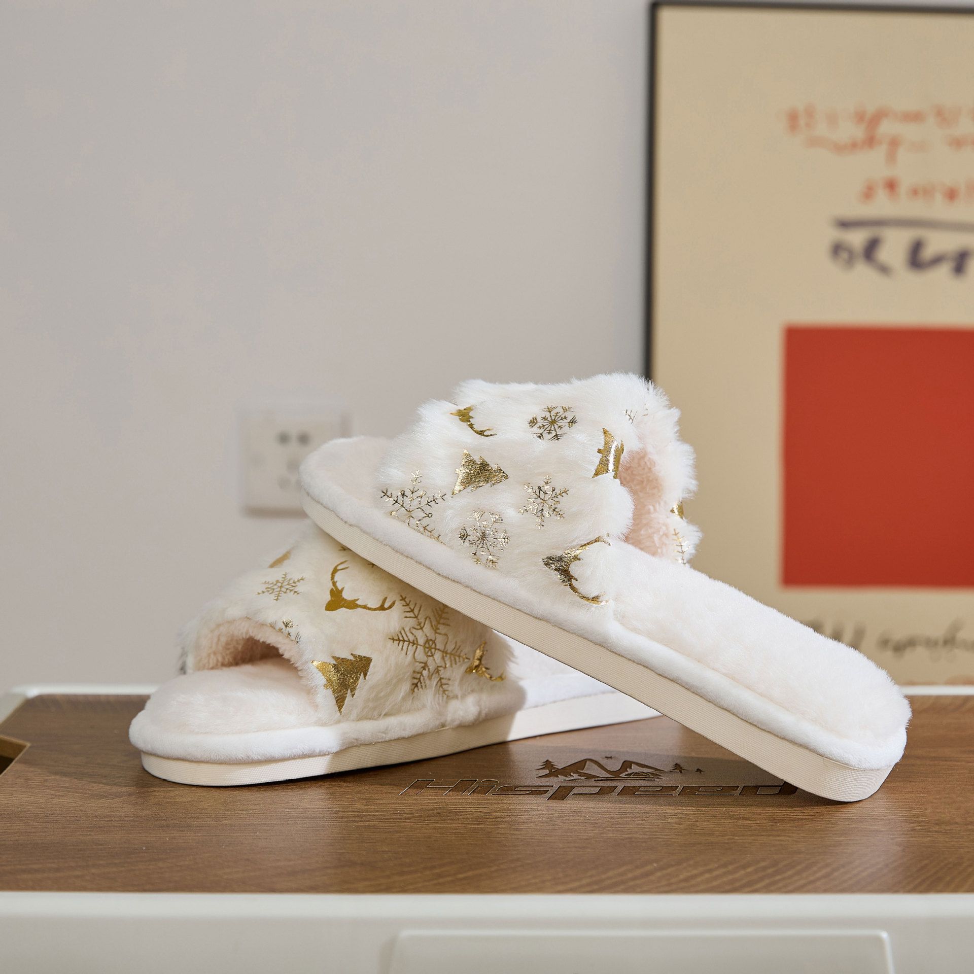 

Ношение пушистой хлопковой швабры с открытым носком, четырехцветной модной и милой принцессы с плоским дном, теплой ленивой швабры 25 (36-37) Usually 35-36 белый