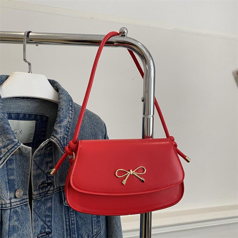 

Корейская нишевая сумка подмышку женская 2025 новая модная портативная маленькая квадратная сумка нишевый дизайн зарубежный стиль сумка-мессенджер красный