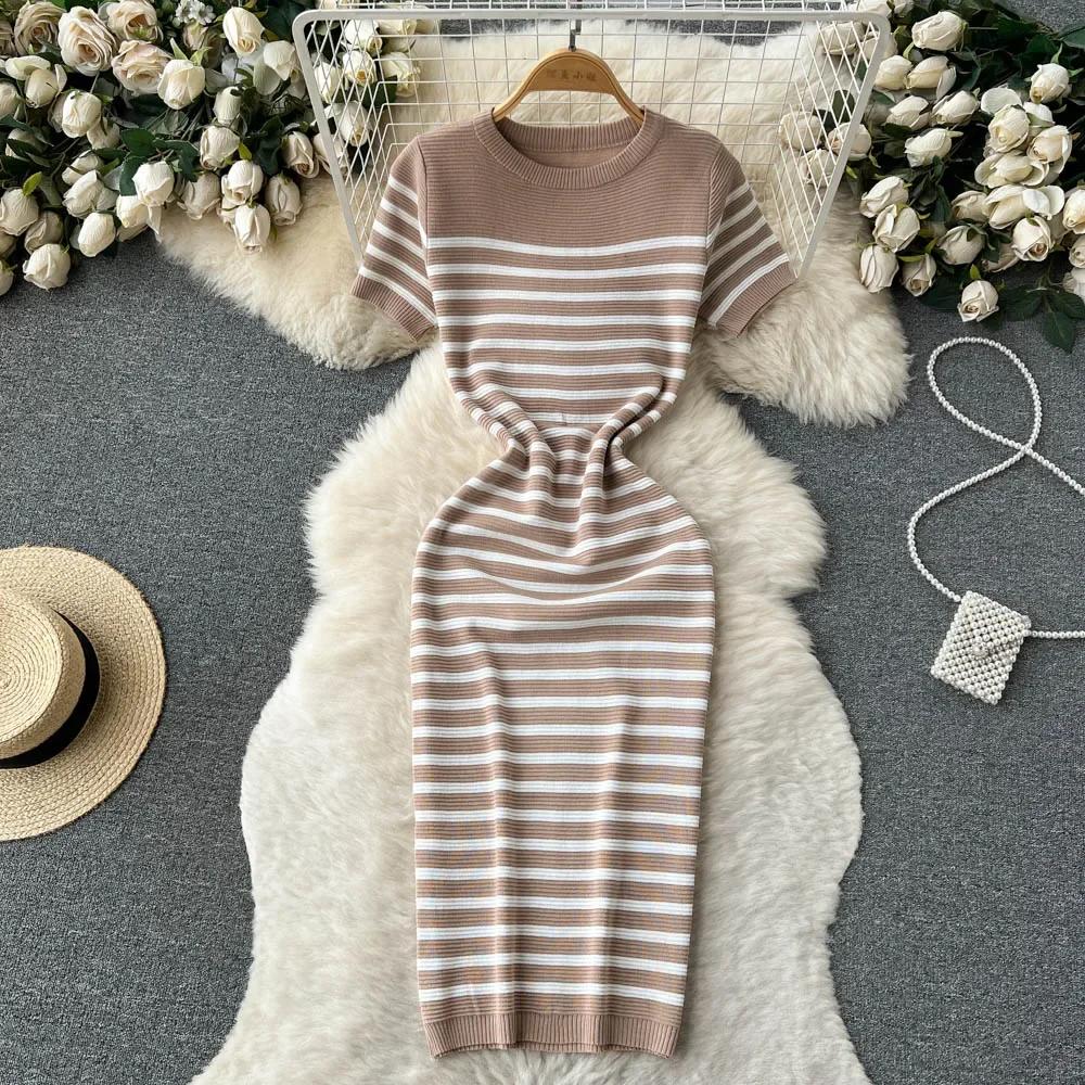 

Sweet and Spicy Girl Short Sleeve Round Neck Waist-cinching Slimming Mid-length Striped Knitted Bodycon Dress S хаки