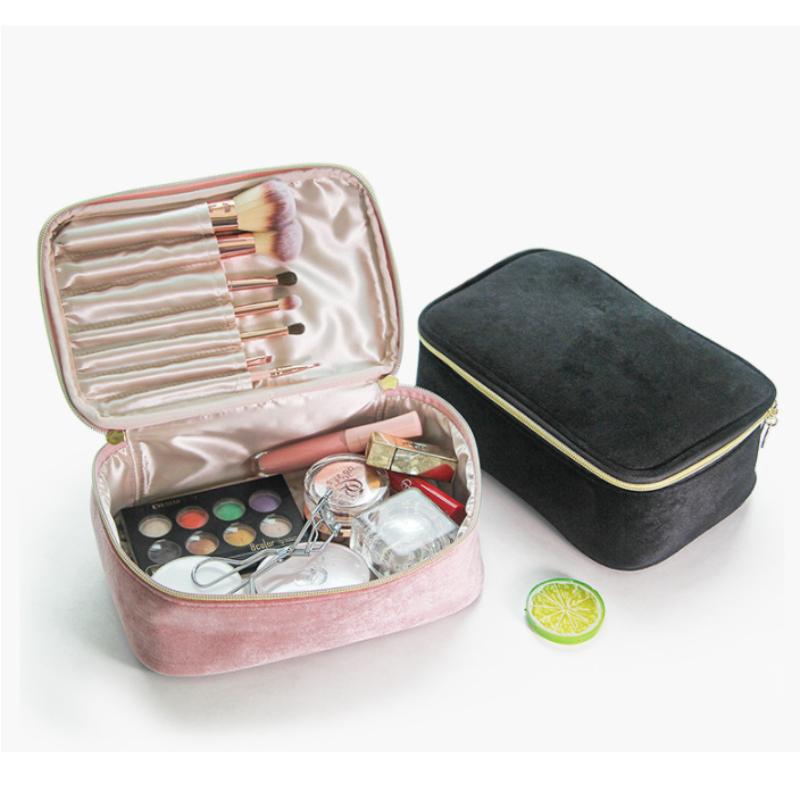 2022 New Fashion Flannel Makeup Bag Portable Portable Cosmetic Storage Bag Large Capacity Travel Cosmetic Case