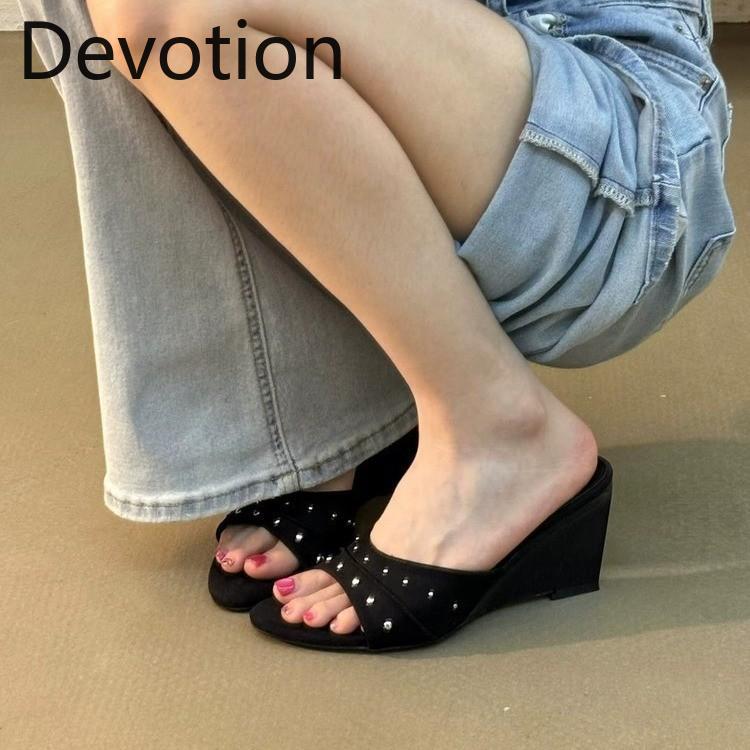 Pegged Heel Women's Shoes - New Style High-heeled Flip-flops Devotion