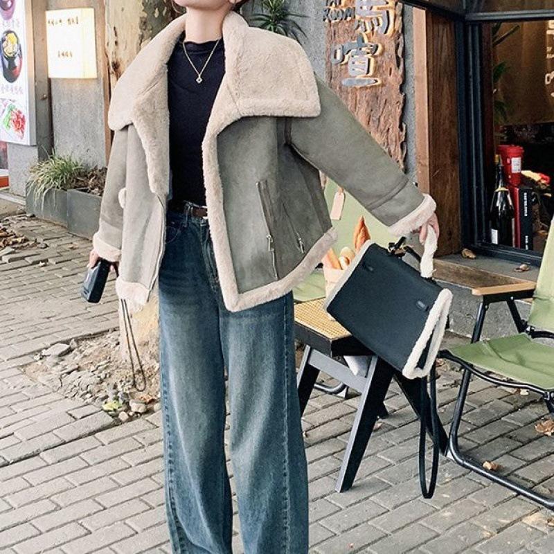 Short Fur Integrated Lamb Wool Jacket 2024 New Winter Thickened Small Locomotive Fur Jacket Integrated