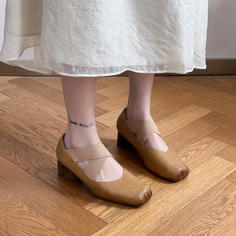 French Medium Thick Heel Ballet Mary Jane Women's Shoes Small Leather Shoes Women's 2025 New High Heels Pig Nose Shallow Mouth Single Shoes