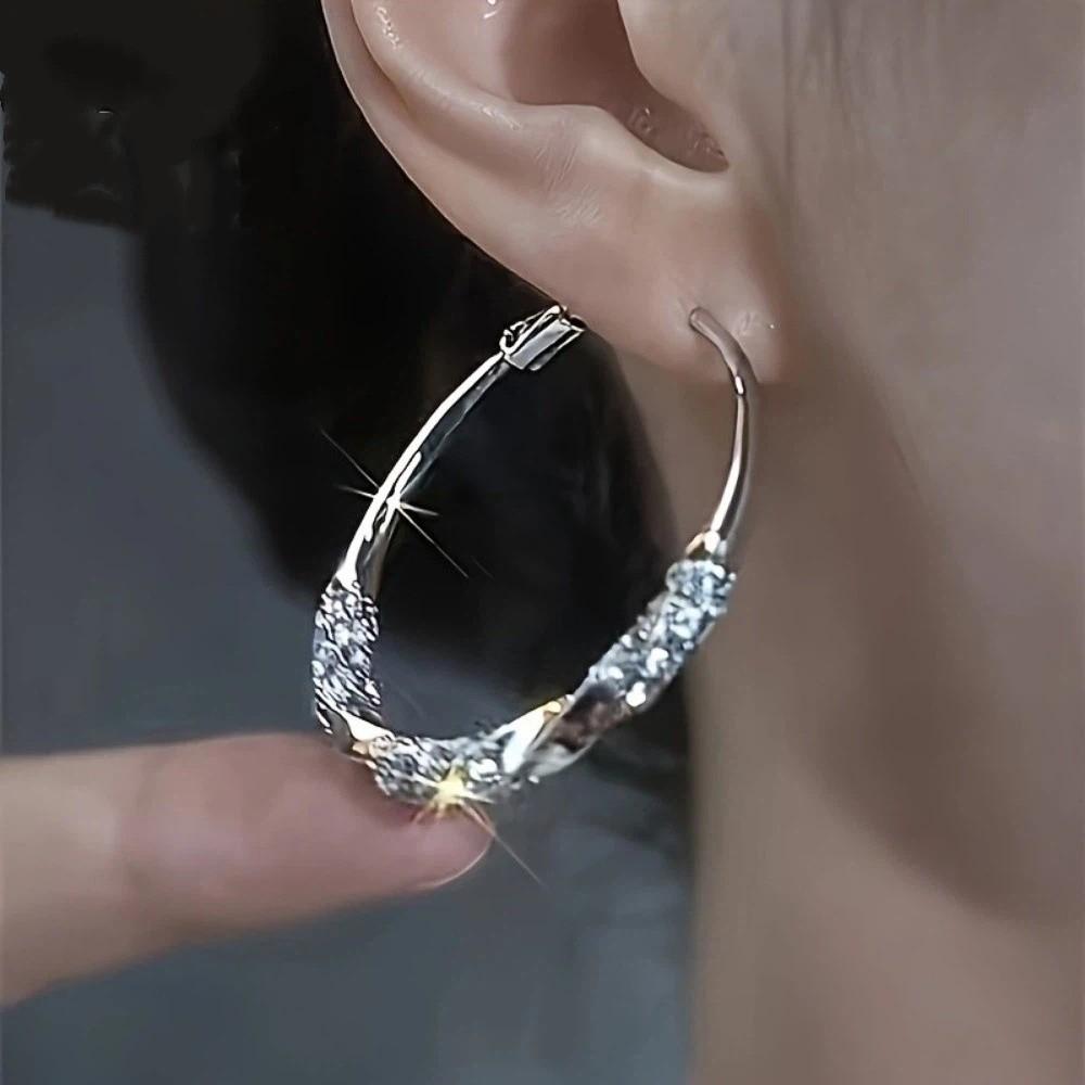 Trendy Zircon Large Round Earrings Exaggerated Simple Hoop Earrings Light Luxury Women Ear Jewelry Daily Wear