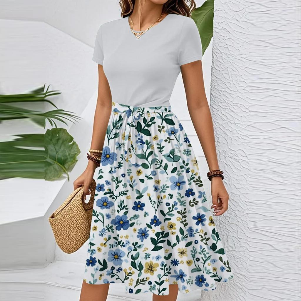 Damekleskjole med belte, avslappet mote, blomsterprint, korte ermer, rund hals, elegant