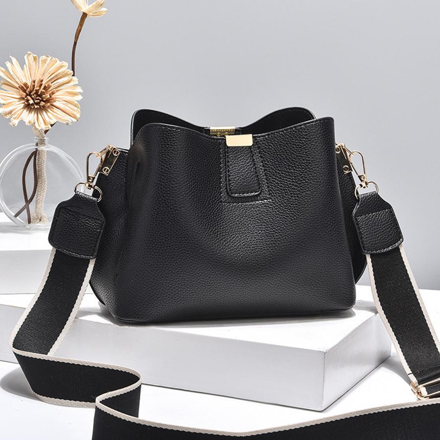 Lychee Pattern Pu Leather Women s Crossbody Bag Summer Wide Shoulder Strap Shoulder Bag Design Handbag Phe Bucket Bag Commuter 23x11x18cm чёрный