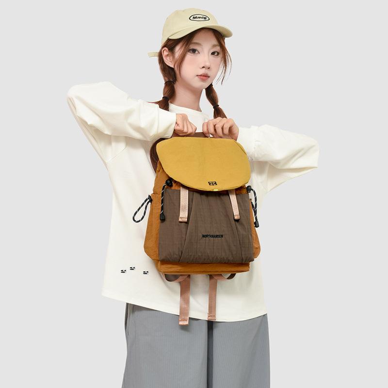Travel Backpack, Casual and Lightweight Backpack, College Student Outdoor Bag, Large-capacity Commuting Bag