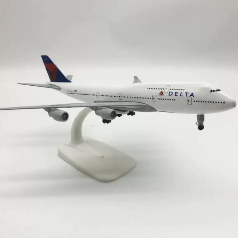 1/400 20cm Metal Scale Aircraft B747 Delta Air Lines Airplane Model Die-casting Alloy Metal Airplane Toys with Landing Gear Collection