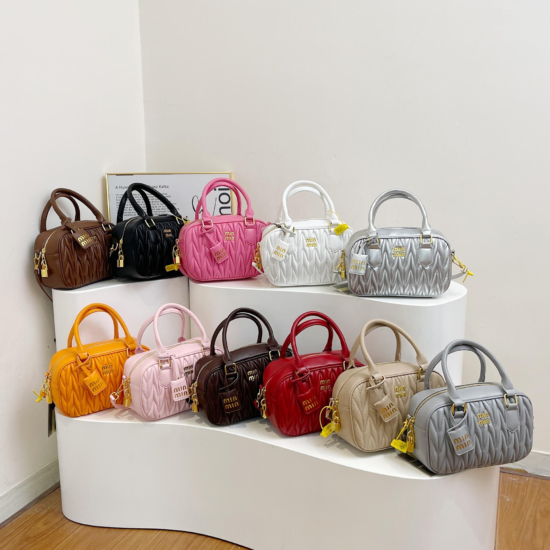 

New pleated pillow bag women s versatile handbag high-end bowling bag shoulder messenger bag