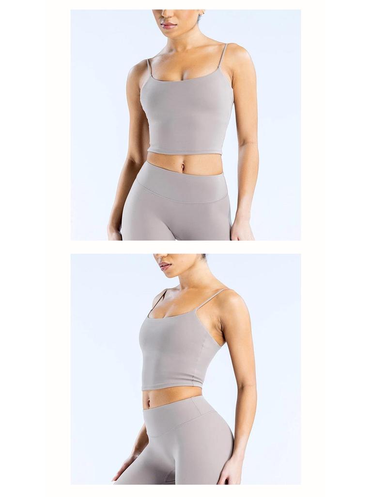 DFYNE Schönes Rücken Yoga Tanktop: Schlankmachendes U-Ausschnitt-Camisole mit dünnen Trägern.