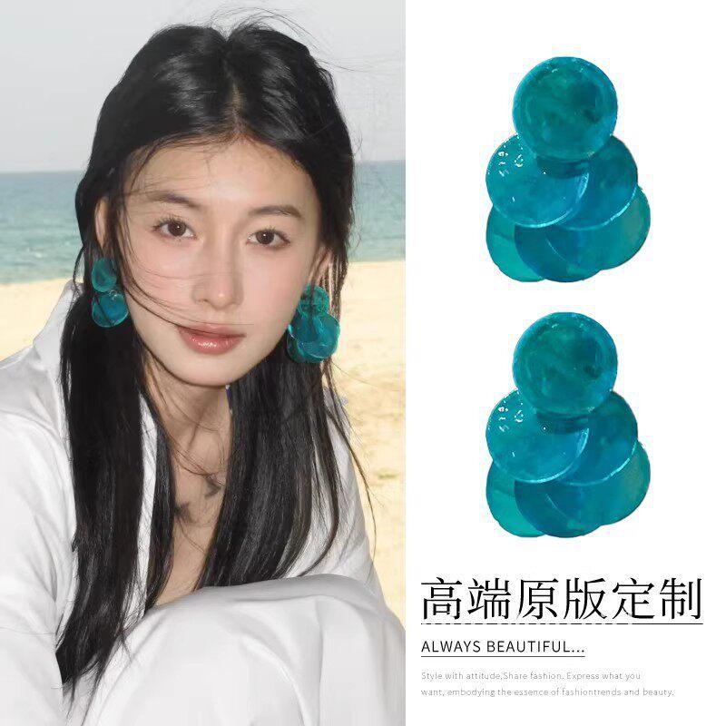 Lake blue shell fringed earrings, three-layer thin disc studs, seaside vacation earrings, earrings, pendant temperament