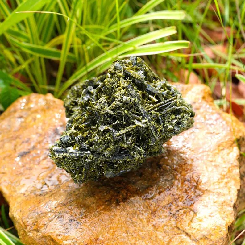 Natural Green Tourmaline Raw Stone Specimen Rare Crystal Healing Stone Mineral Cluster High Quality Feng Shui Decoration