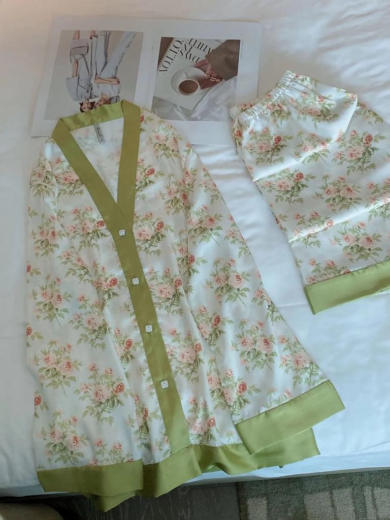 Spring New Pajamas Women's Ice Silk Flower Print Long Sleeved Loose Size Sleepwear