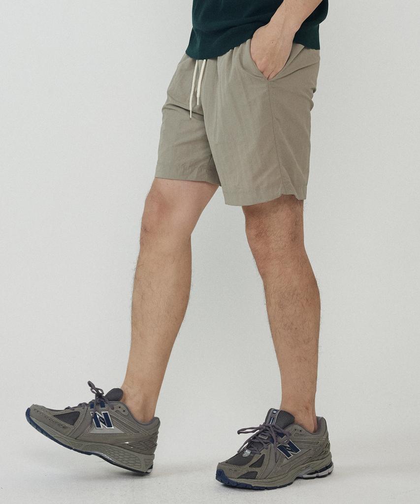 ANALOG MOOD Standard Nylon Shorts (Dark Beige)