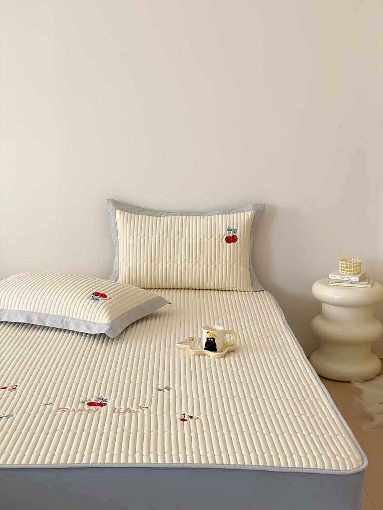 Class A Summer Cooling Cartoon Ice Silk Quilted 3-Piece Mat Set with Fitted Sheet