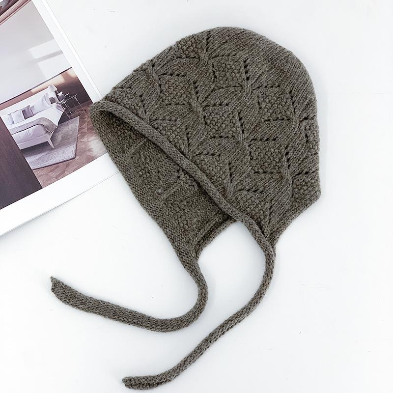 Simple knitted wool hat children's autumn and winter new warm and cold ear protection hat showing the face small headgear