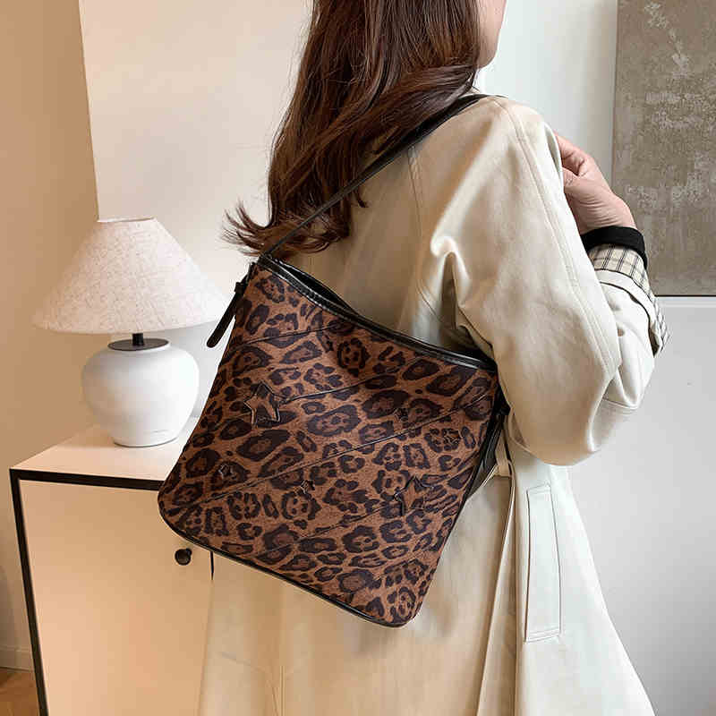 

Женская замшевая сумка через плечо для осени и зимы, вместительные повседневные дорожные сумки, новые ретро универсальные сумки для покупок