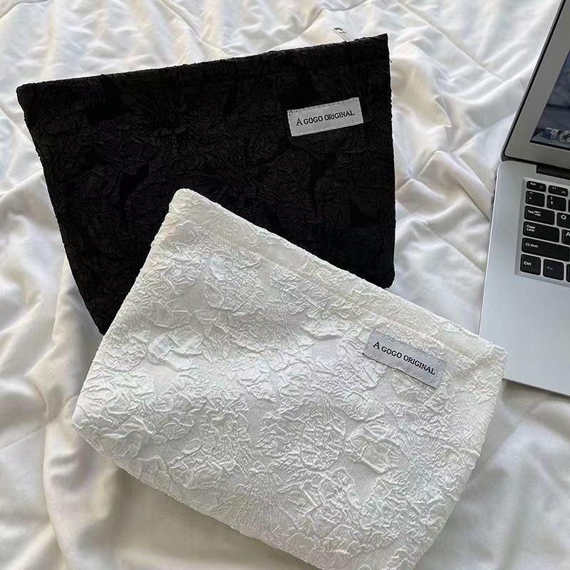 New Women's Bag 2024 Explosive Large Capacity Premium Makeup Bag High Beauty Student Simple Storage Bag