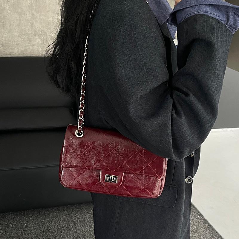 Women's Bag Niche Premium Genuine Leather Shoulder Bag Crossbody Small Fragrance Black Diamond Check Underarm Chain Bag