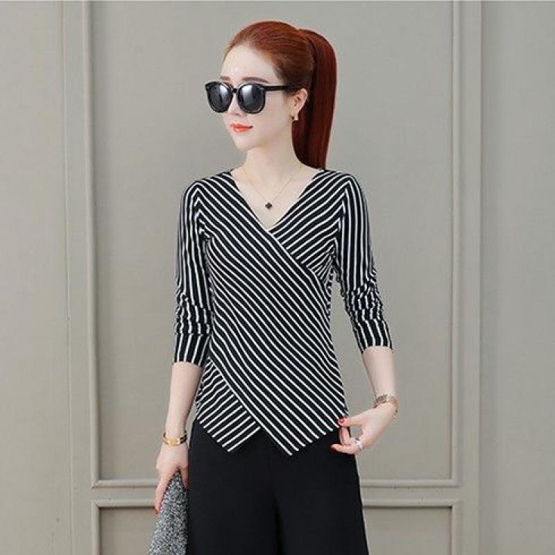 Women's Long-Sleeve V-Neck Slim Fit Striped T-Shirt - Black & White Korean Fashion for Spring/Autumn
