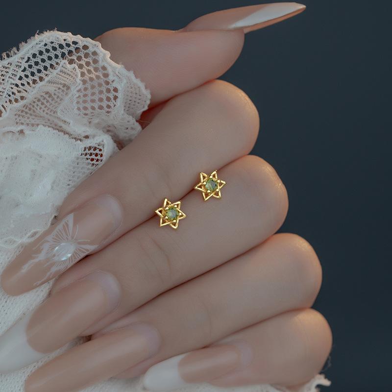 

Mini Six-Pointed Star Earrings Simple Personality Small Zircon Star Earrings Student Daily Commute Earrings