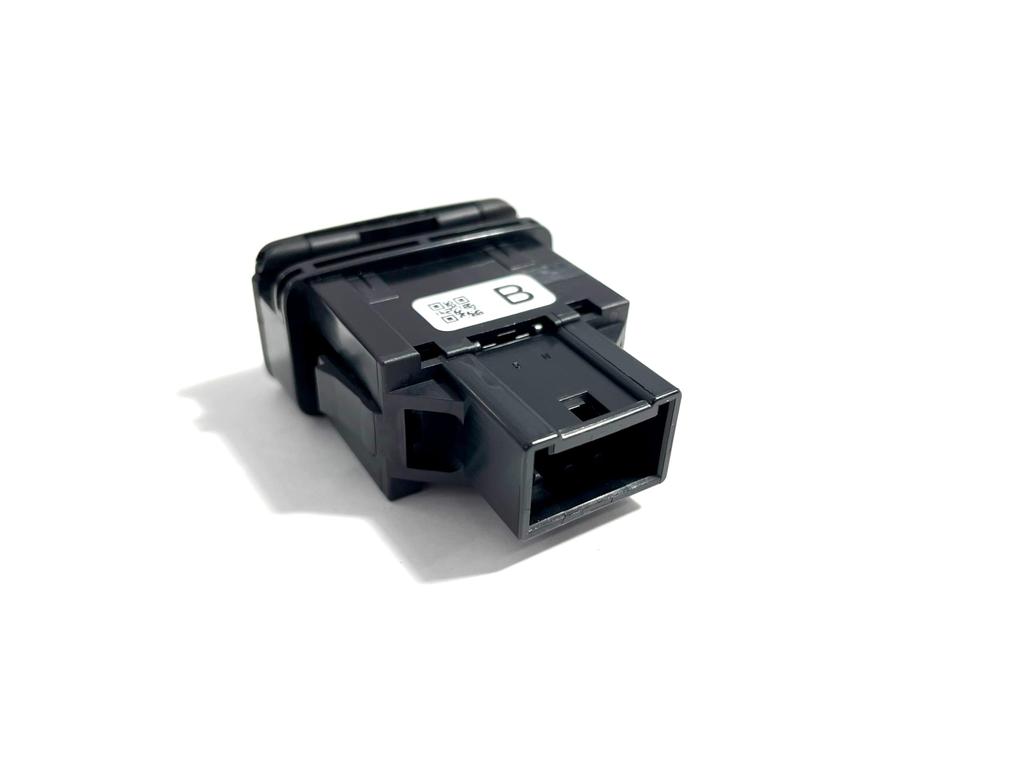 Genuine Toyota Power Outlet Socket Assembly 3 for Part Number No. (Black) Alphard/Vellfire/Hybrid, 85530-58070-C0
