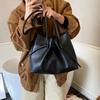 High-End Women's Large Capacity Textured Crossbody Drawstring Shoulder Bag for Casual Outdoor Use